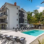Lejlighed Adriatic, Chiara With Swimming Pool, Children Playground And Gameing For Adult