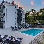 Adriatic, Chiara With Swimming Pool, Children Playground And Gameing For Adult Lejlighed