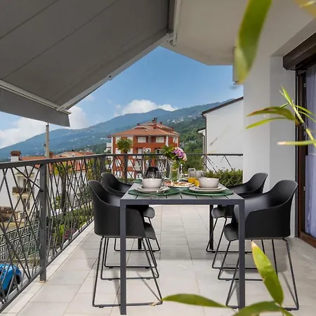 Adriatic, Chiara With Sea View And Heated Swimming Pool, Free Private Parking, Apartment