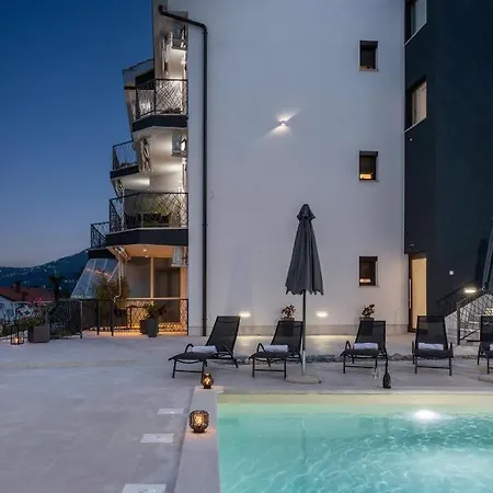 Adriatic, Chiara With Sea View And Heated Swimming Pool, Free Private Parking, Icici