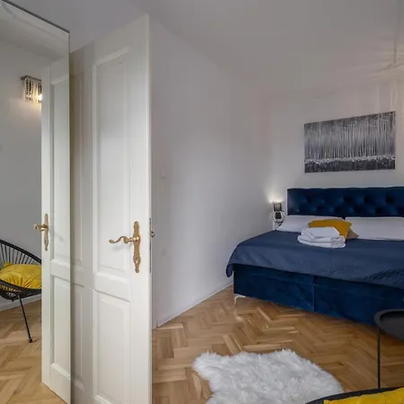Apartment Adriatic, Chiara With Sea View And Heated Swimming Pool, Free Private Parking, Icici