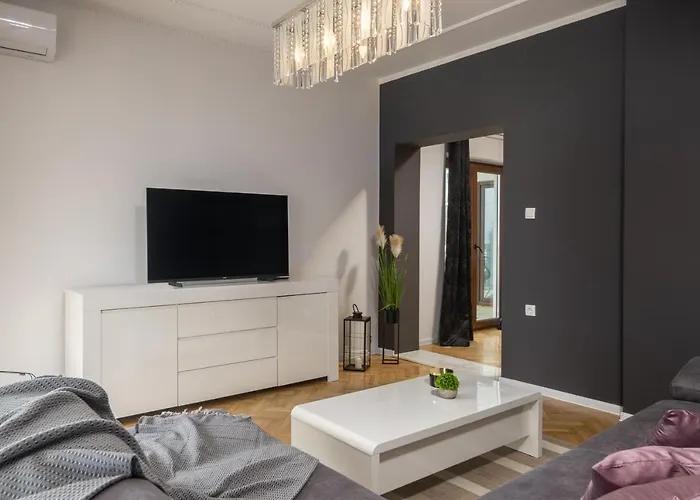 Lejlighed Adriatic, Chiara With Swimming Pool, Children Playground And Gameing For Adult Ičići