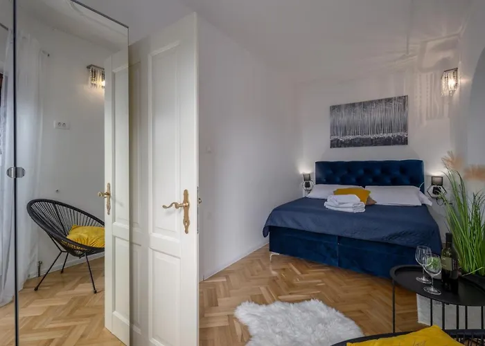 Lejlighed Adriatic, Chiara With Swimming Pool, Children Playground And Gameing For Adult Ičići